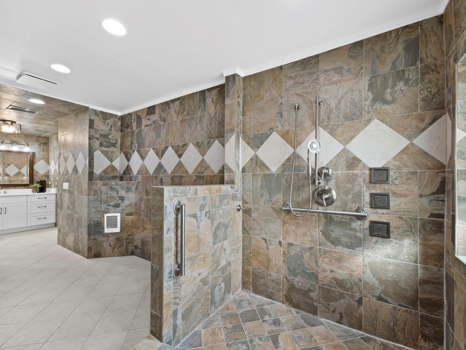 951 CONTENTO ST., SIESTA KEY, FL, 34242