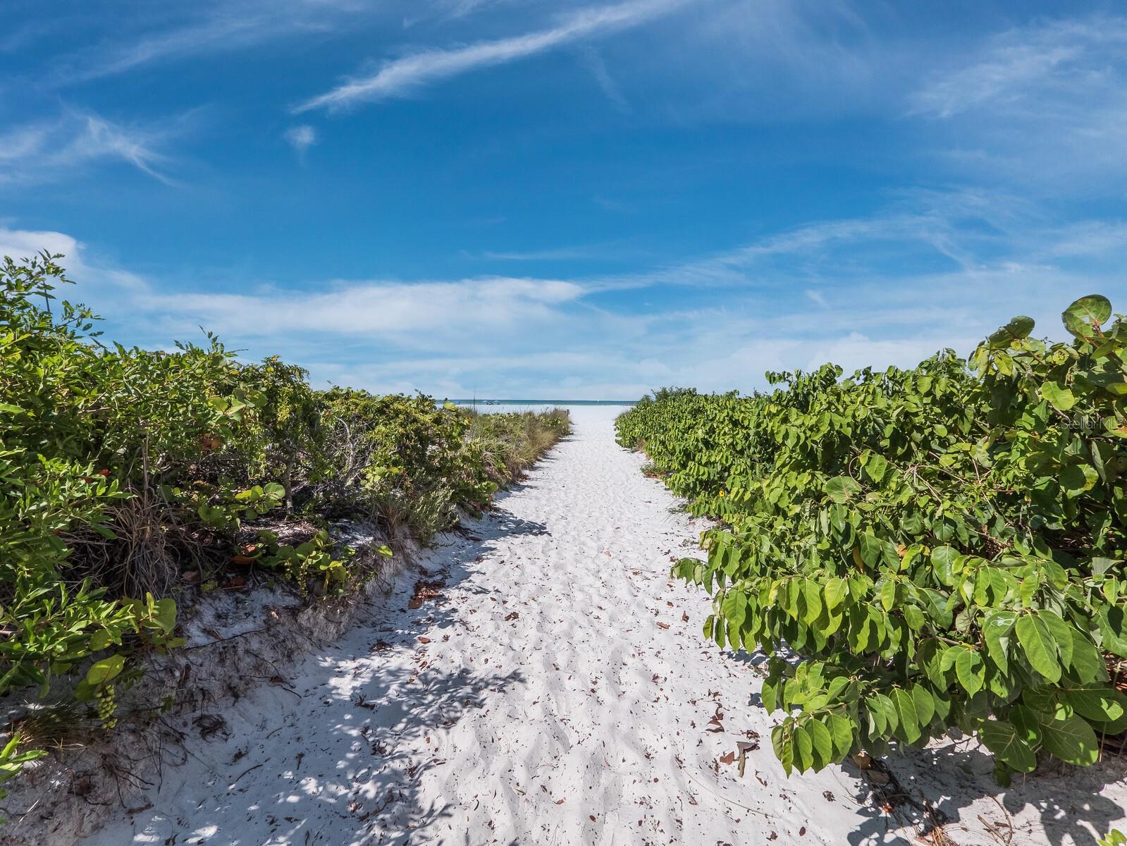 951 CONTENTO ST., SIESTA KEY, FL, 34242