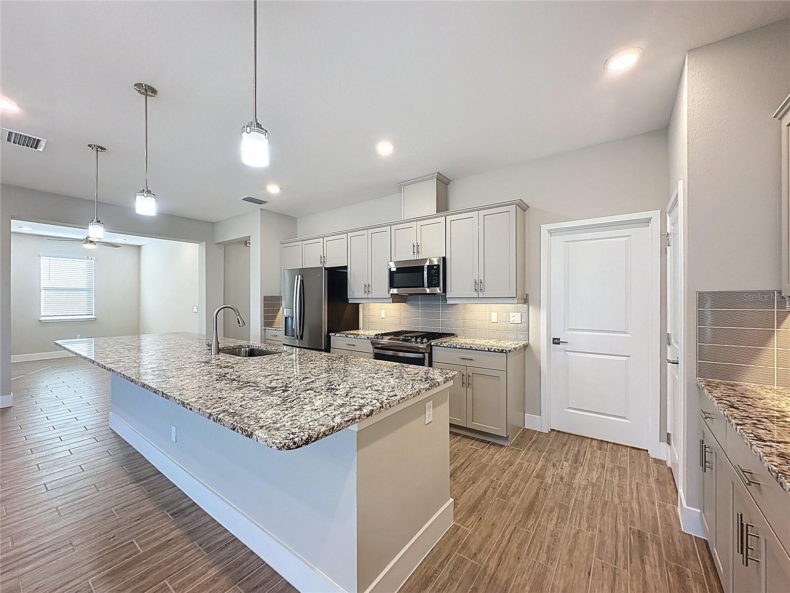 651 CONSERVATION BLVD, GROVELAND, FL, 34736