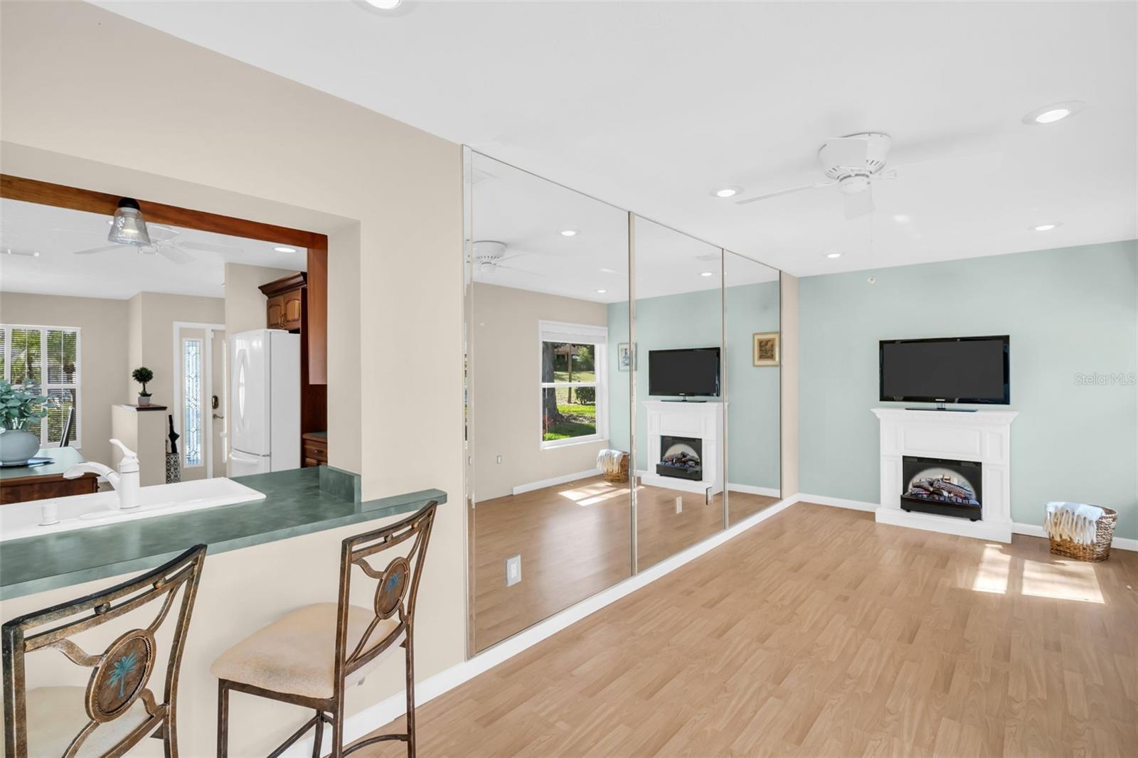 Endless possibilities with this space~