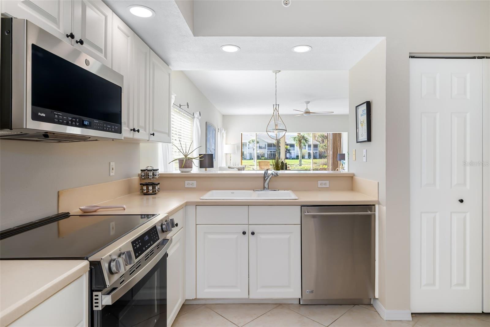 410 LAUREL LAKE DR #101, VENICE, FL, 34292