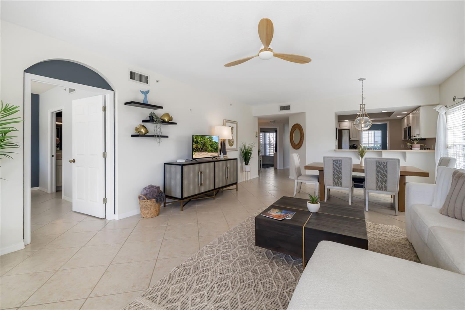 410 LAUREL LAKE DR #101, VENICE, FL, 34292