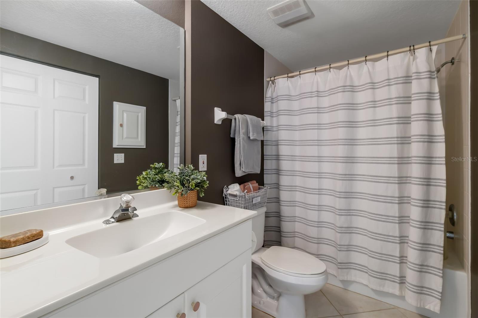 410 LAUREL LAKE DR #101, VENICE, FL, 34292