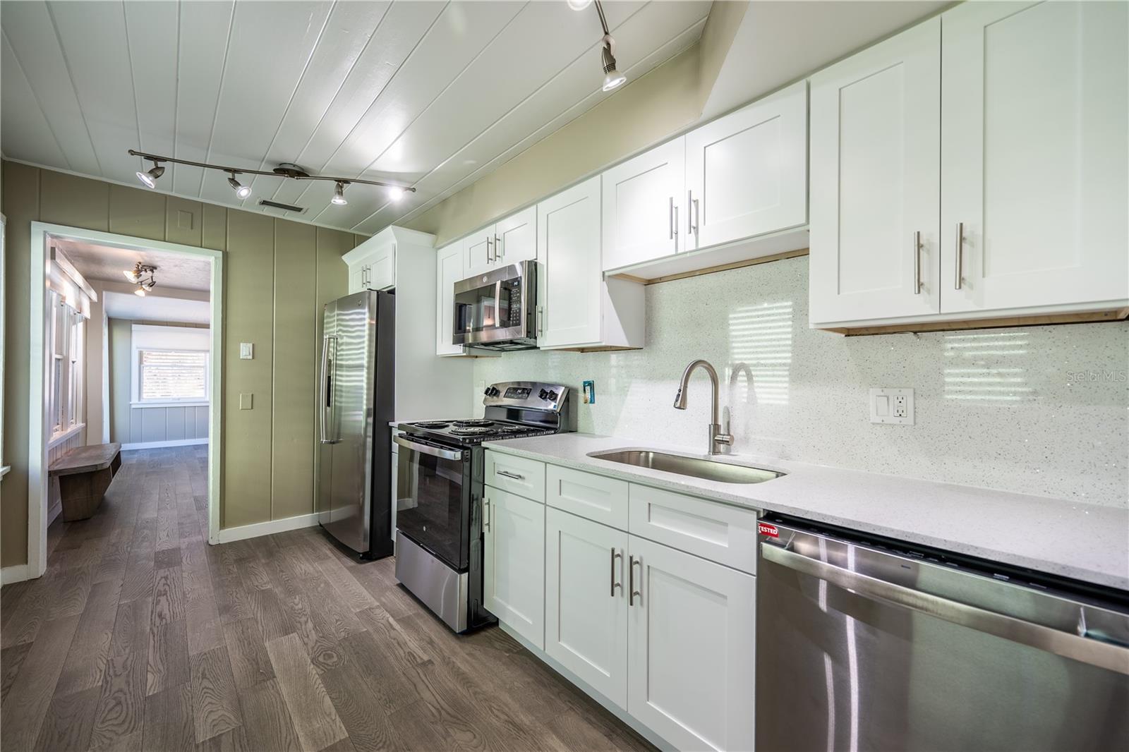 115 124TH AVE W, TREASURE ISLAND, FL, 33706