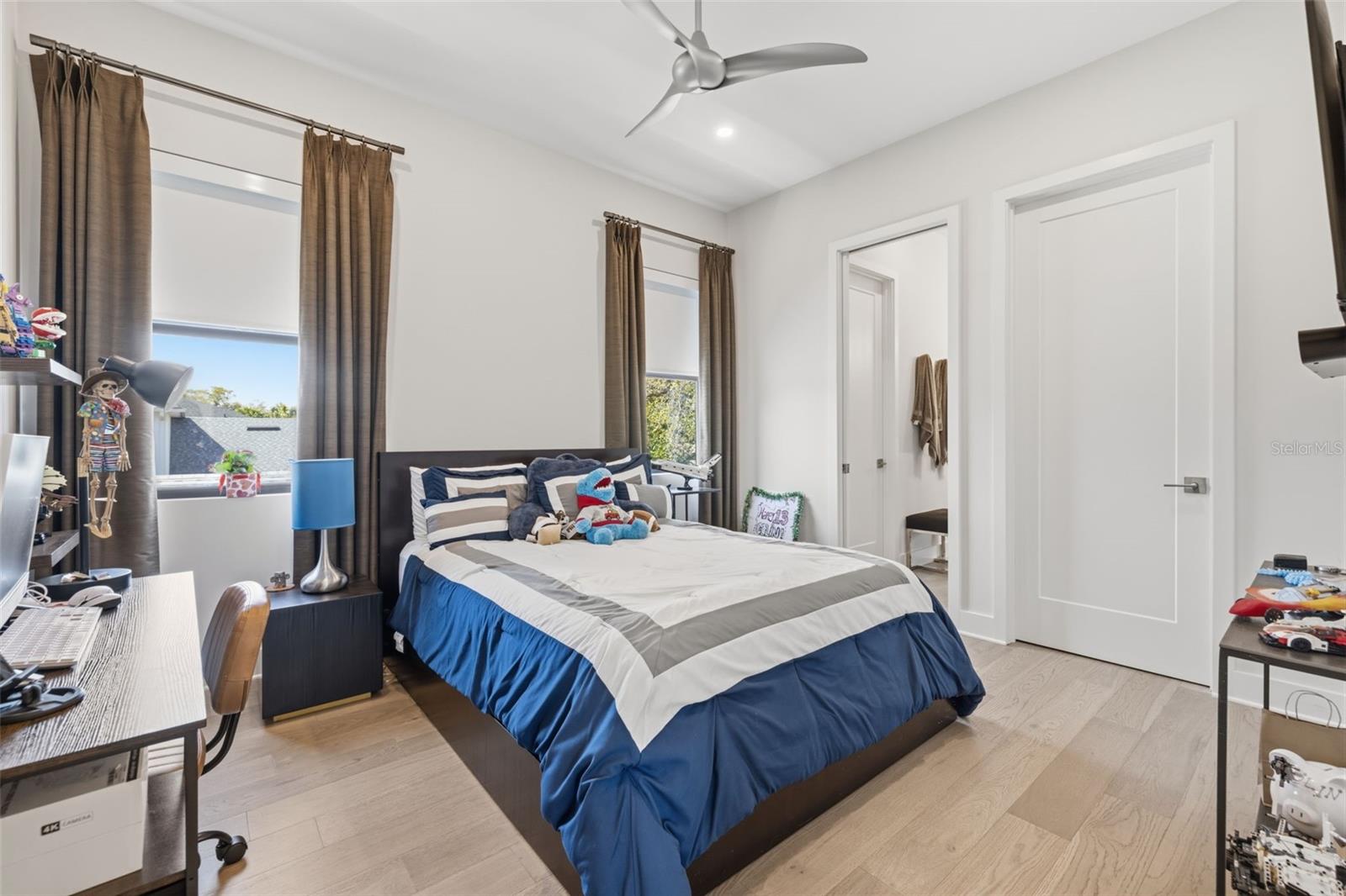 3301 W PAUL AVE, TAMPA, FL, 33611