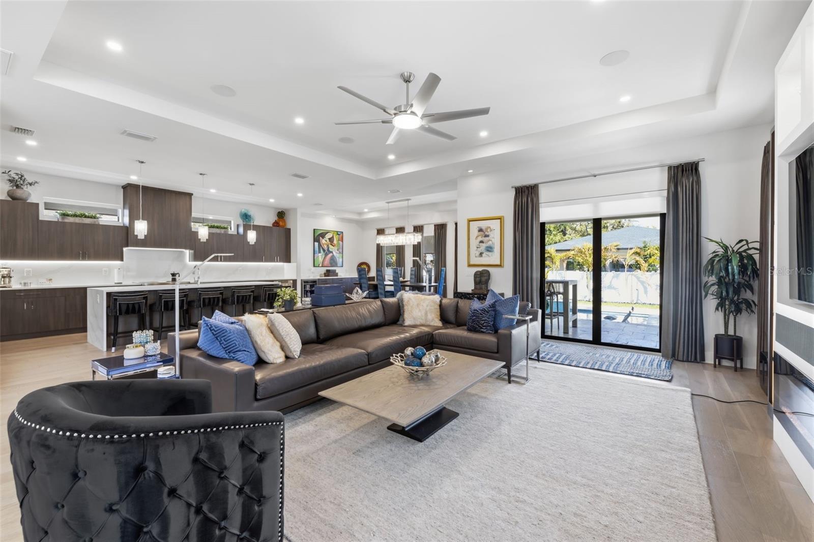 3301 W PAUL AVE, TAMPA, FL, 33611
