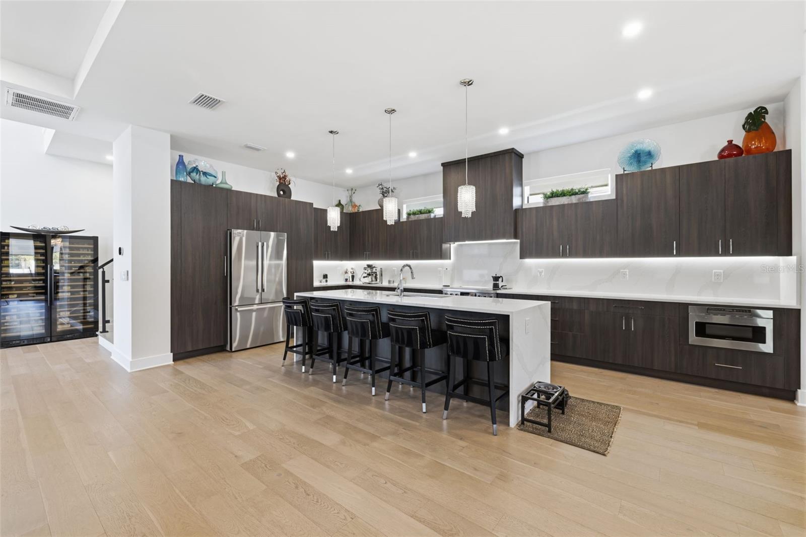 3301 W PAUL AVE, TAMPA, FL, 33611