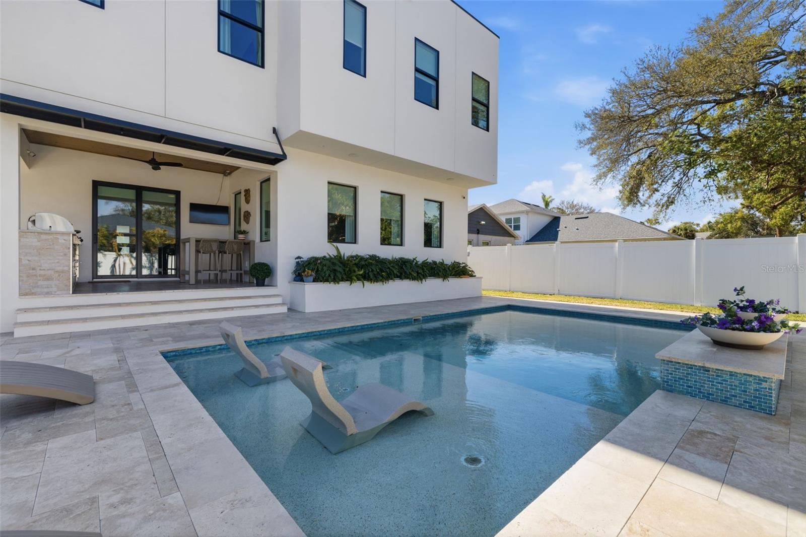 3301 W PAUL AVE, TAMPA, FL, 33611
