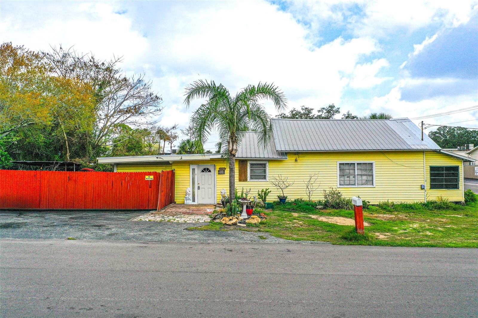 900 W PINE ST, AVON PARK, FL, 33825