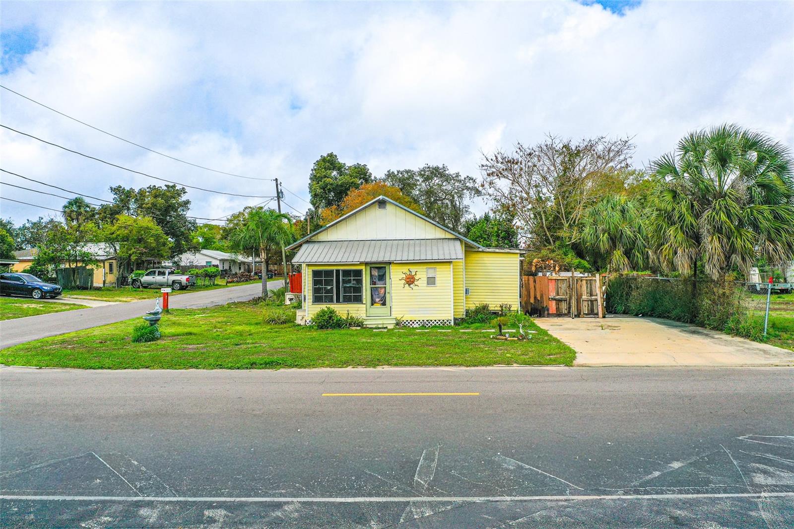 900 W PINE ST, AVON PARK, FL, 33825