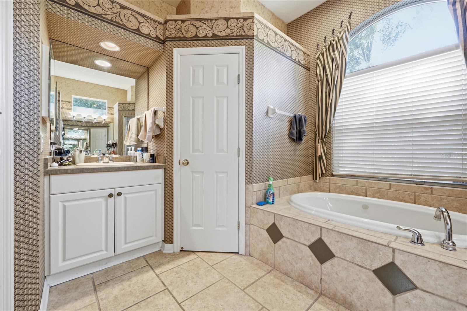 9605 SW 33RD LN, GAINESVILLE, FL, 32608