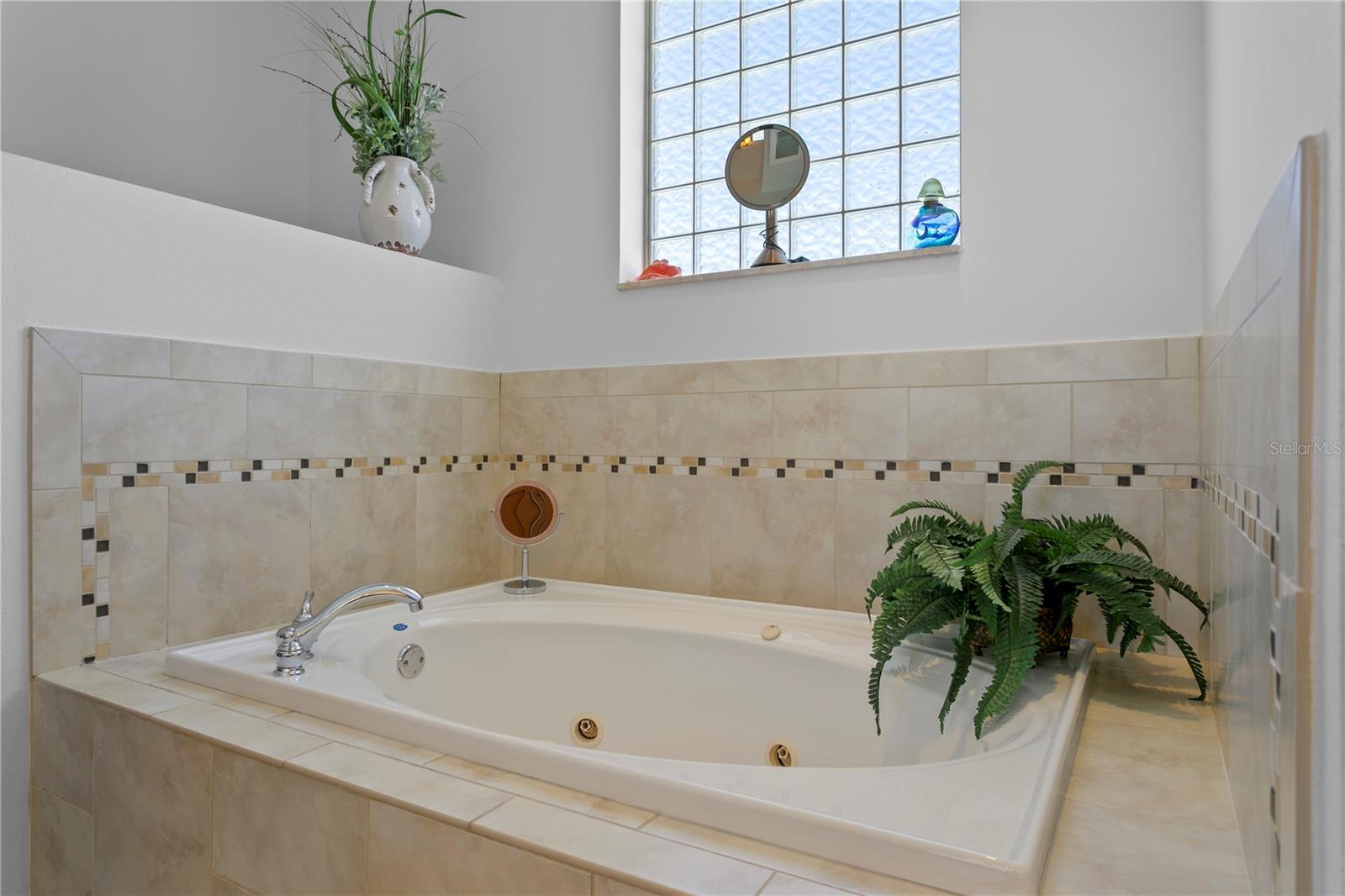 1867 BAYOU GRANDE BLVD NE, ST PETERSBURG, FL, 33703