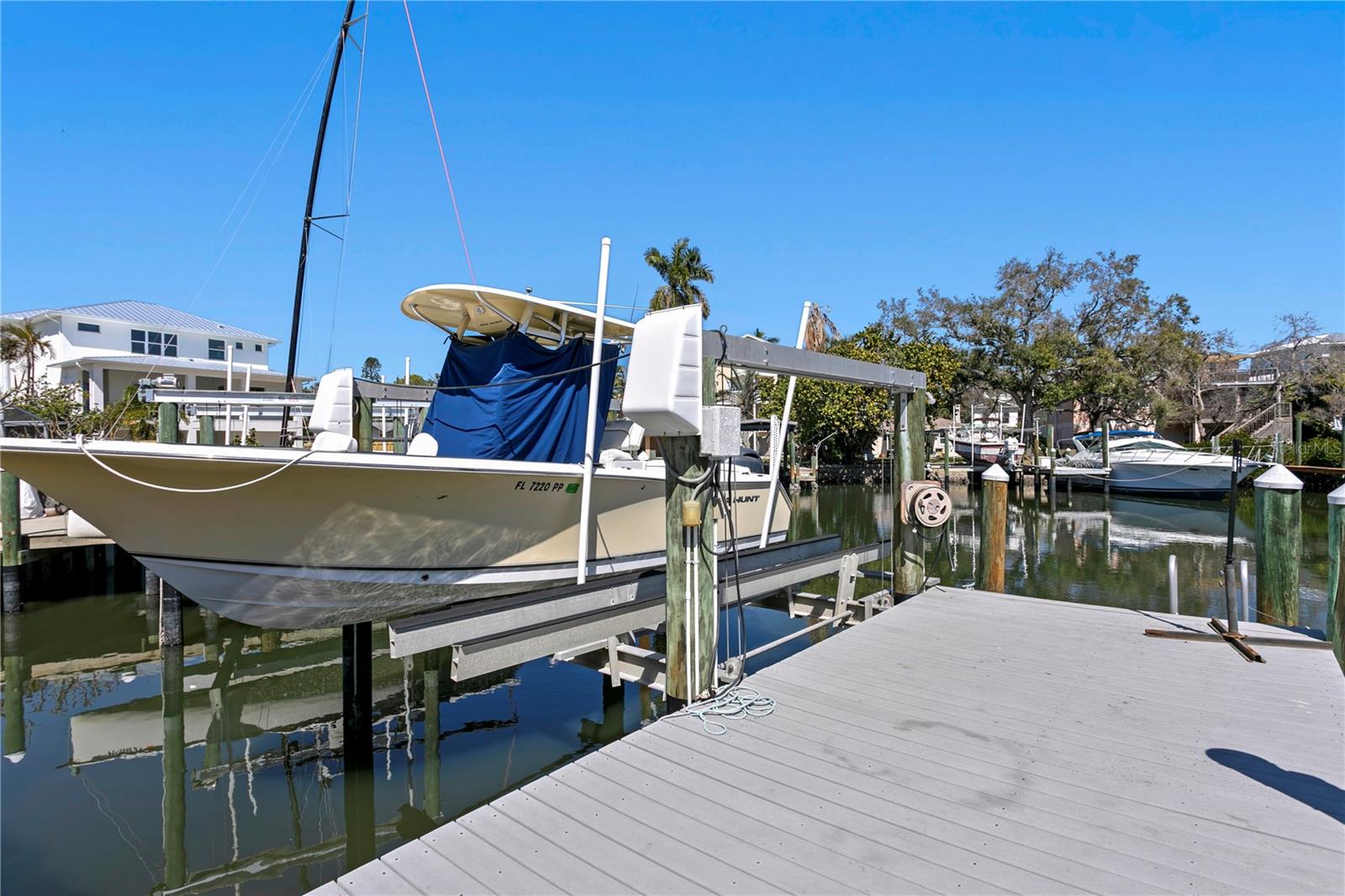 1867 BAYOU GRANDE BLVD NE, ST PETERSBURG, FL, 33703