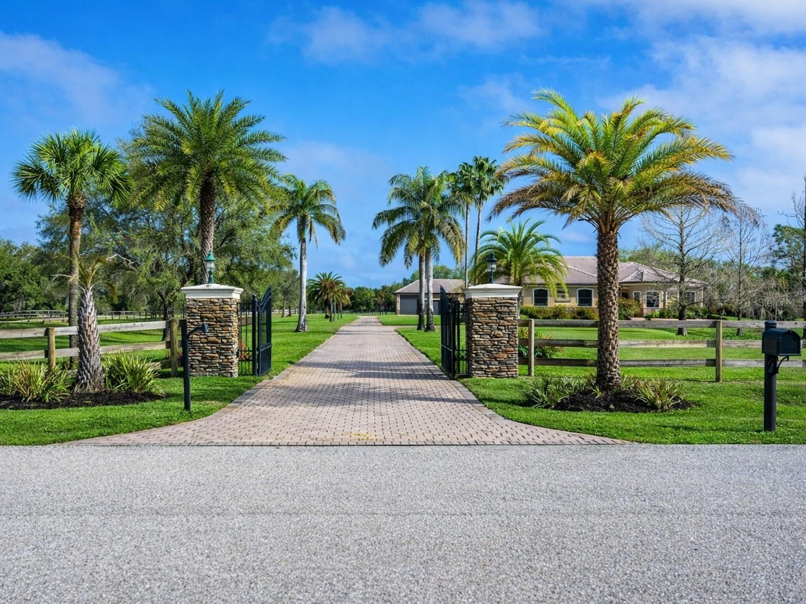 17001 DEER PRAIRIE DR, SARASOTA, FL, 34240