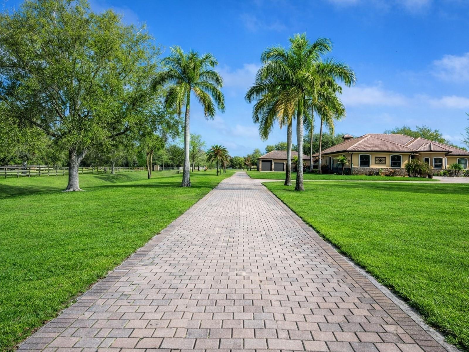 17001 DEER PRAIRIE DR, SARASOTA, FL, 34240