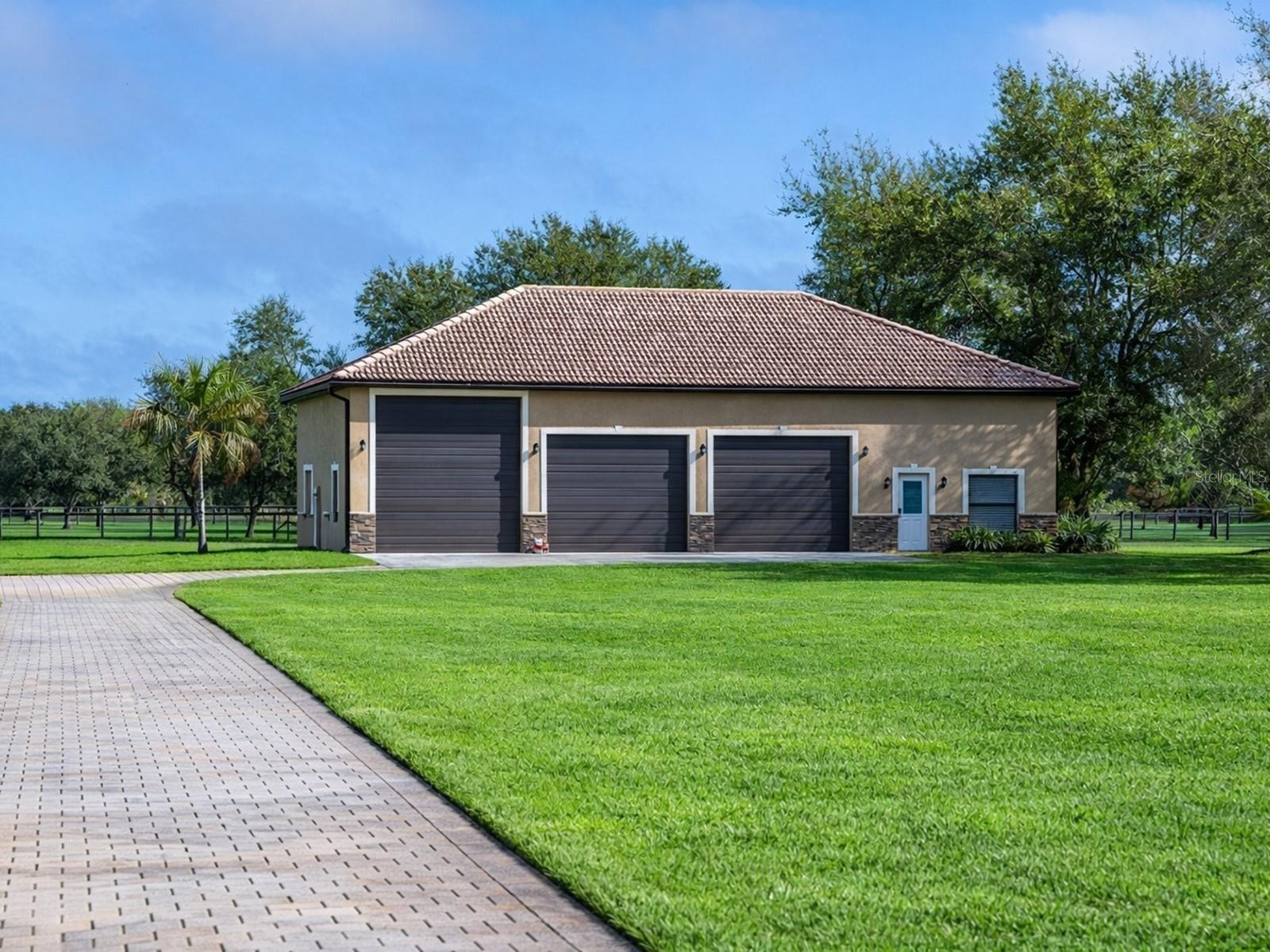 17001 DEER PRAIRIE DR, SARASOTA, FL, 34240
