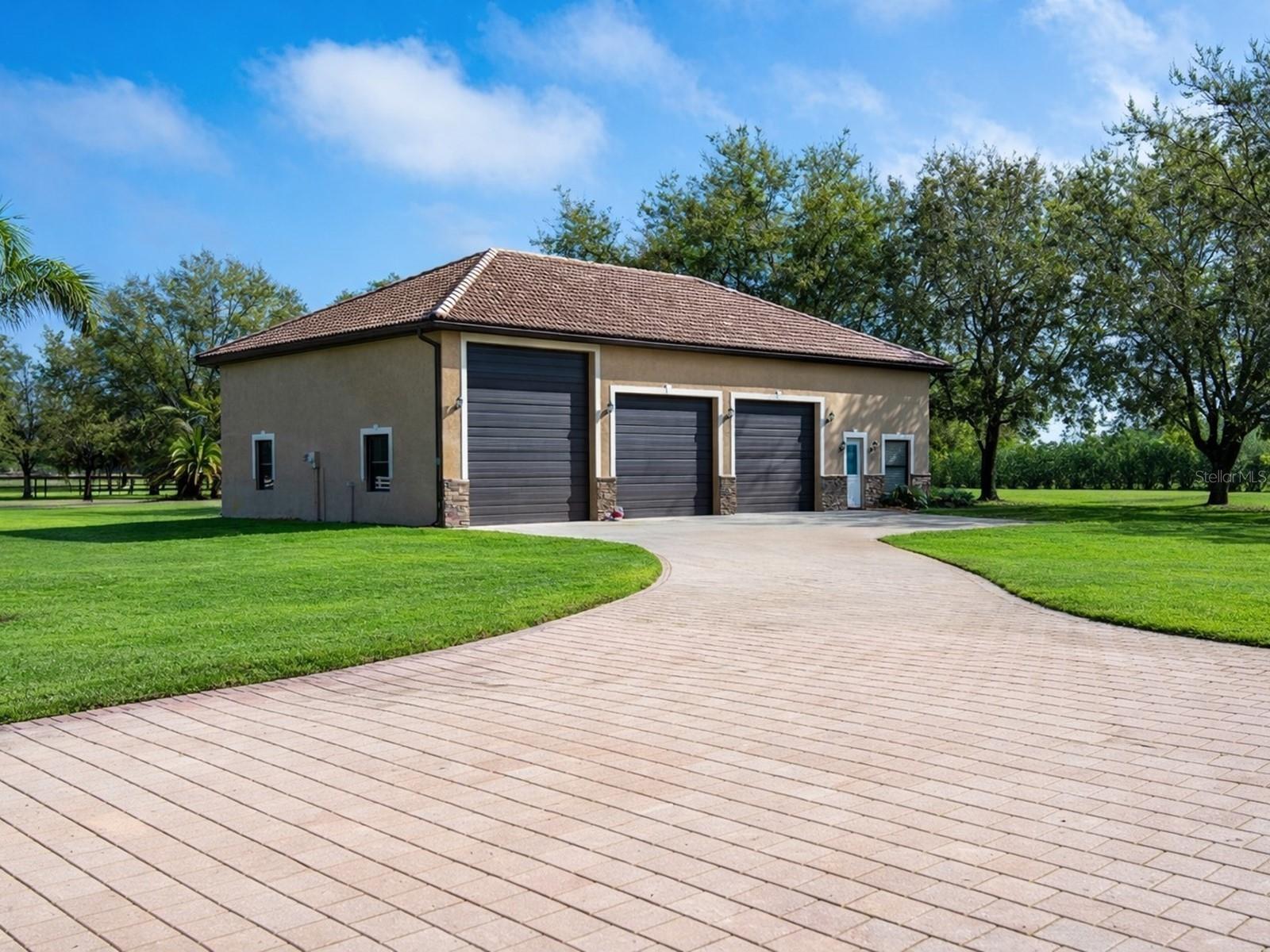 17001 DEER PRAIRIE DR, SARASOTA, FL, 34240