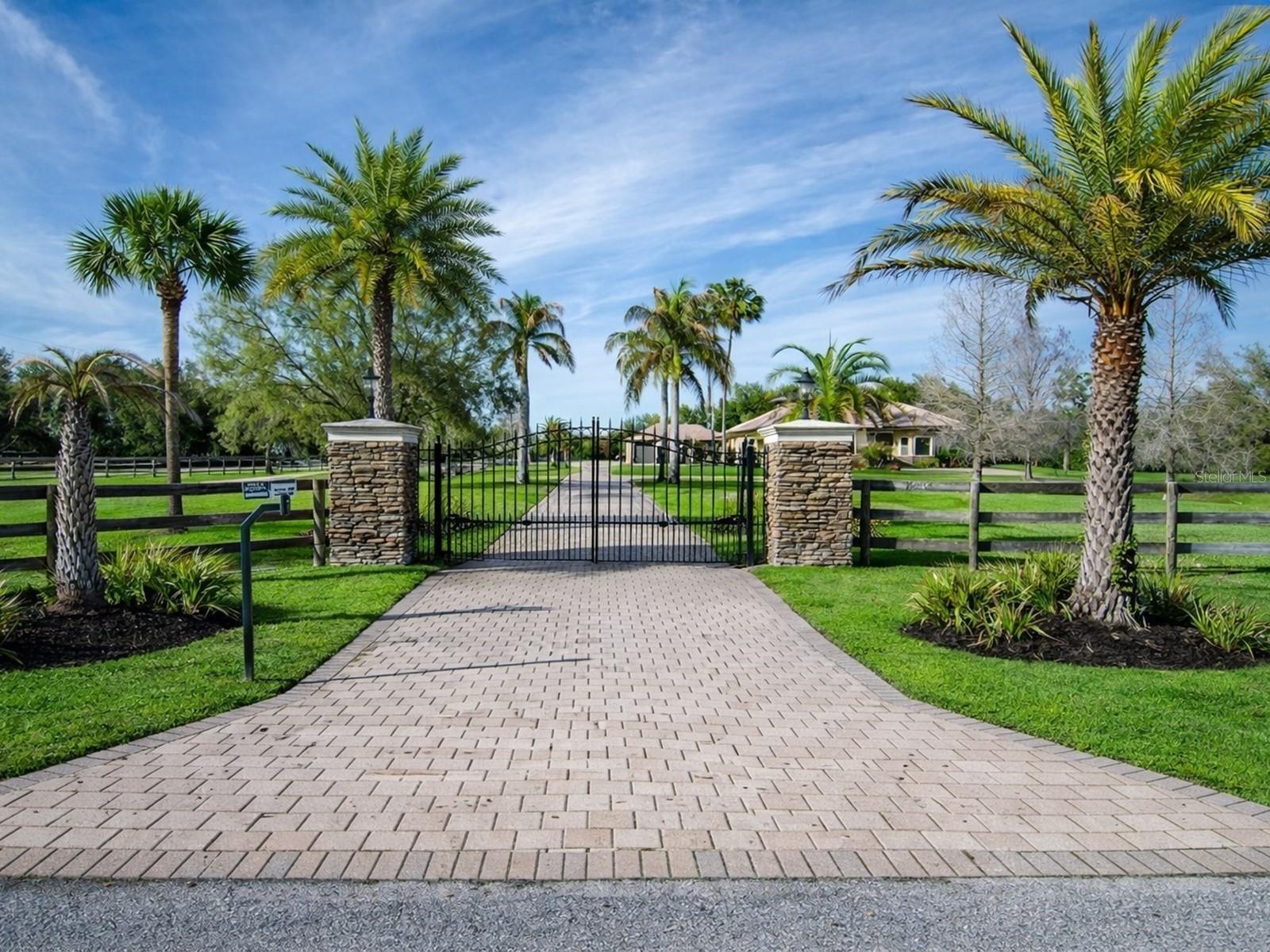 17001 DEER PRAIRIE DR, SARASOTA, FL, 34240
