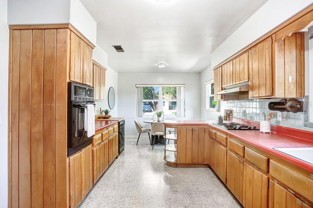 1600 PINEWOOD DR, CLEARWATER, FL, 33756