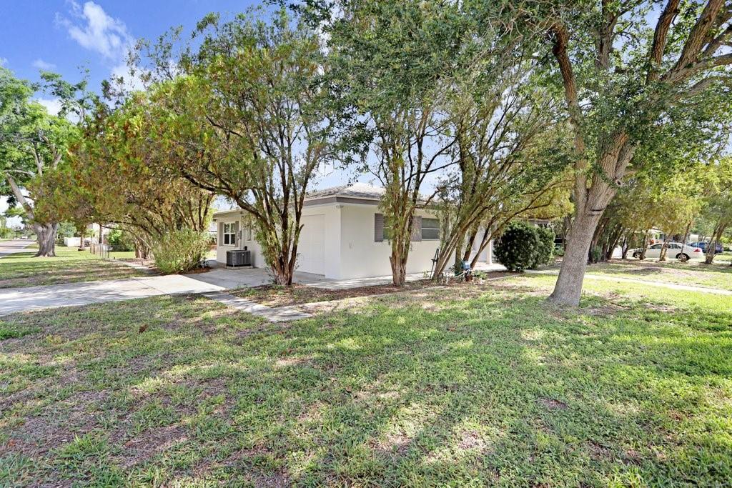 1600 PINEWOOD DR, CLEARWATER, FL, 33756