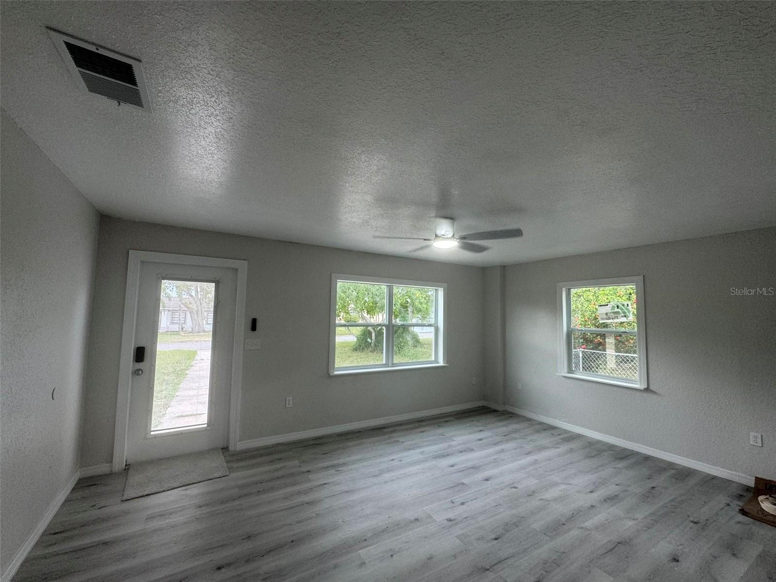 2549 OLIVE AVE, LAKE WALES, FL, 33898
