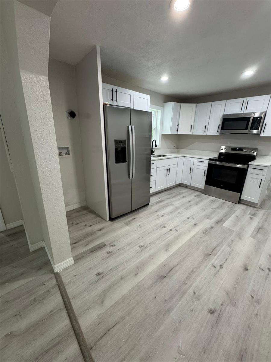 2549 OLIVE AVE, LAKE WALES, FL, 33898
