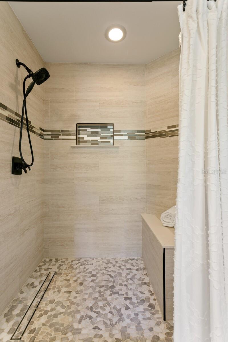 6404 JOSEPHINE ARBOR PL, TEMPLE TERRACE, FL, 33617