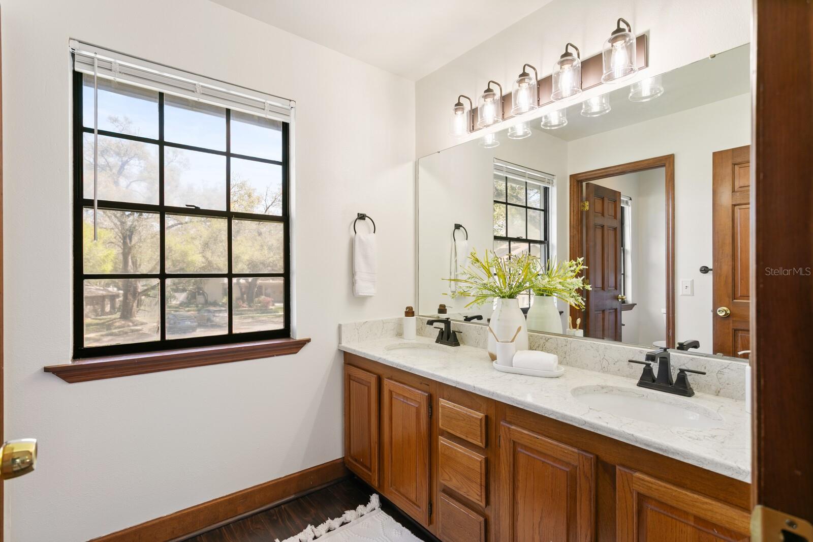 6404 JOSEPHINE ARBOR PL, TEMPLE TERRACE, FL, 33617