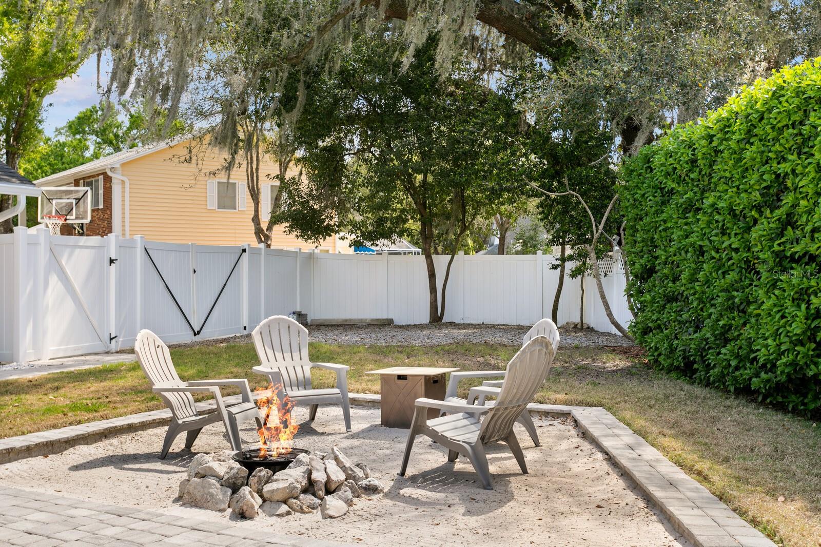 6404 JOSEPHINE ARBOR PL, TEMPLE TERRACE, FL, 33617