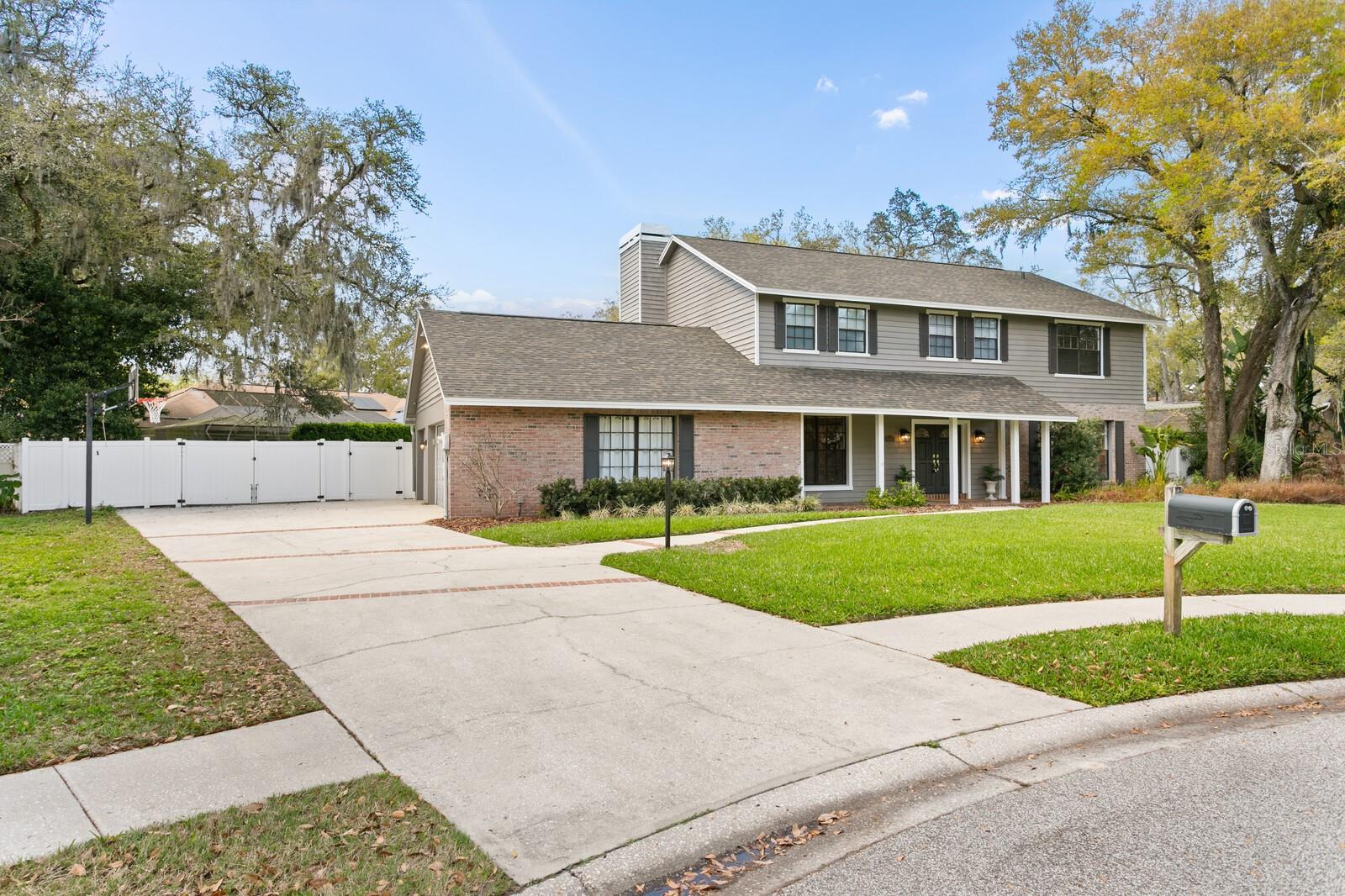 6404 JOSEPHINE ARBOR PL, TEMPLE TERRACE, FL, 33617