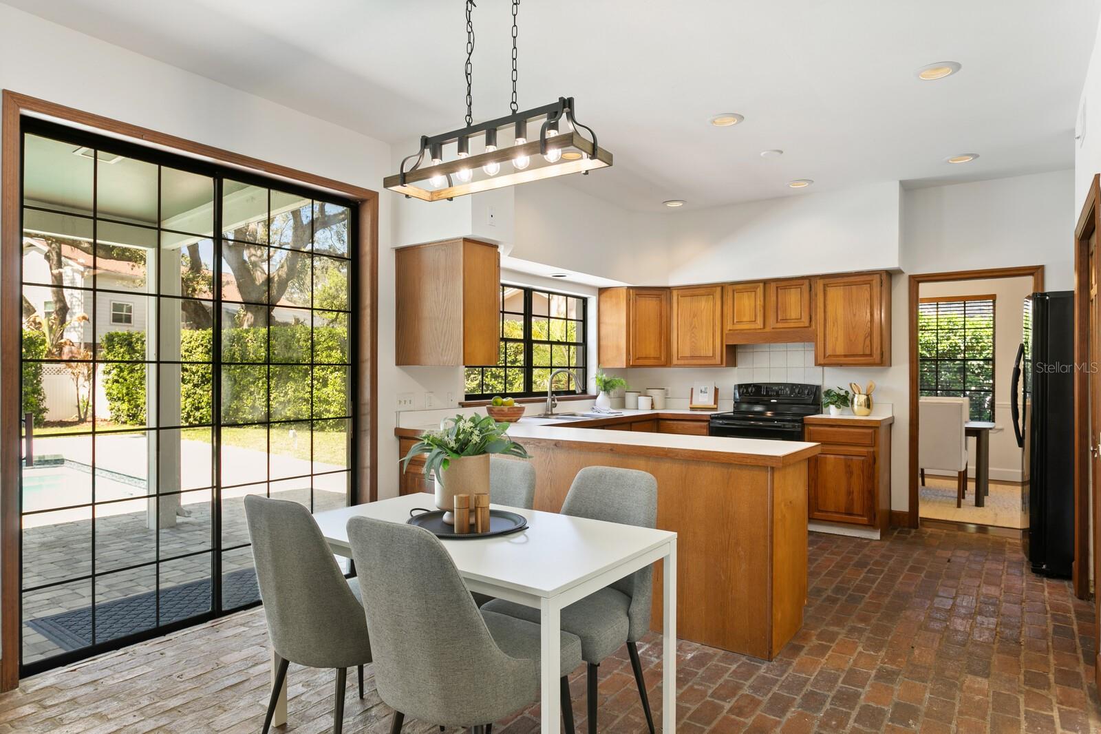 6404 JOSEPHINE ARBOR PL, TEMPLE TERRACE, FL, 33617