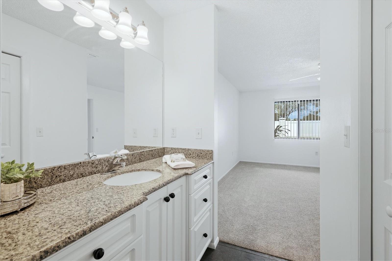 2721 60TH AVENUE DR W #B, BRADENTON, FL, 34207