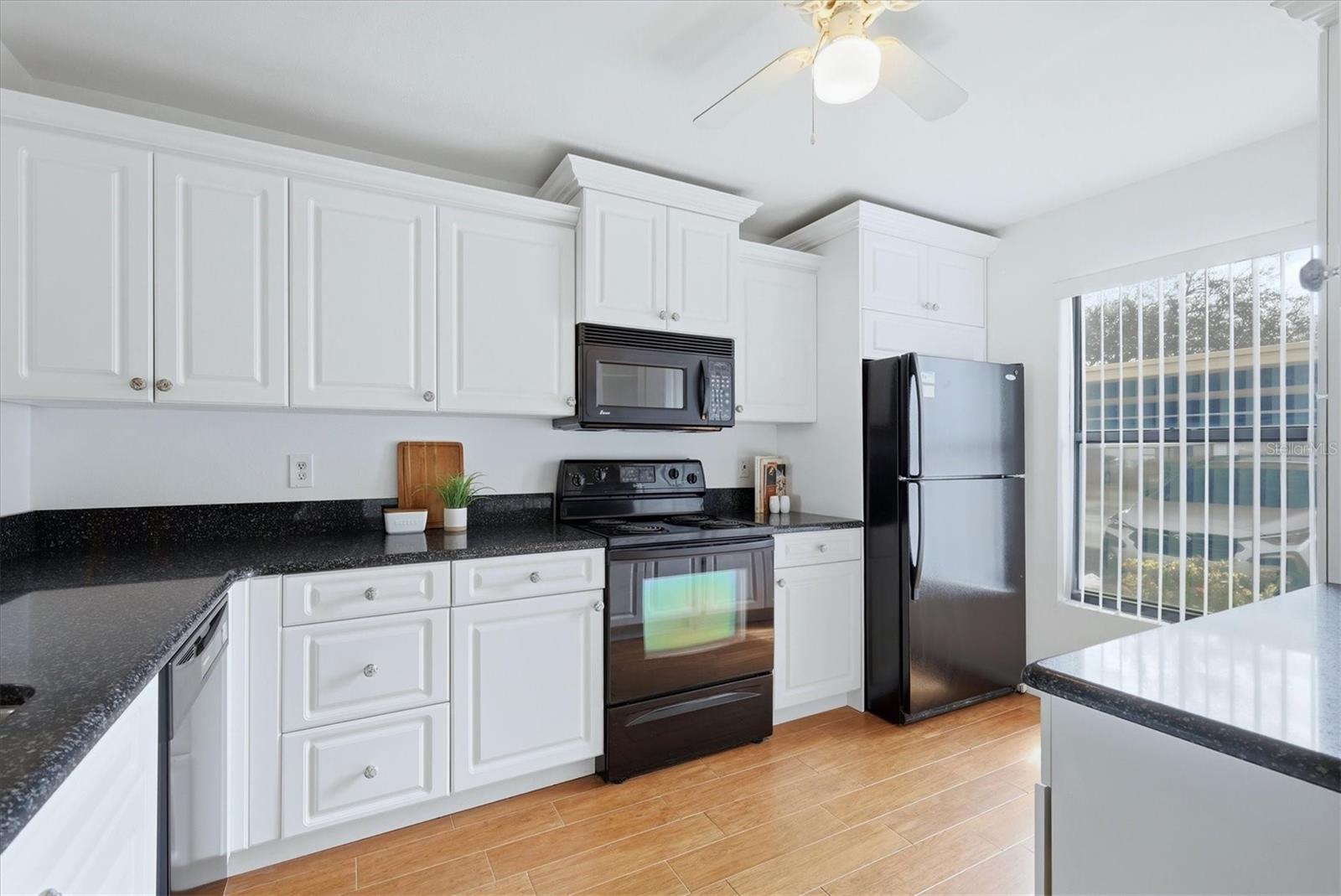 2721 60TH AVENUE DR W #B, BRADENTON, FL, 34207