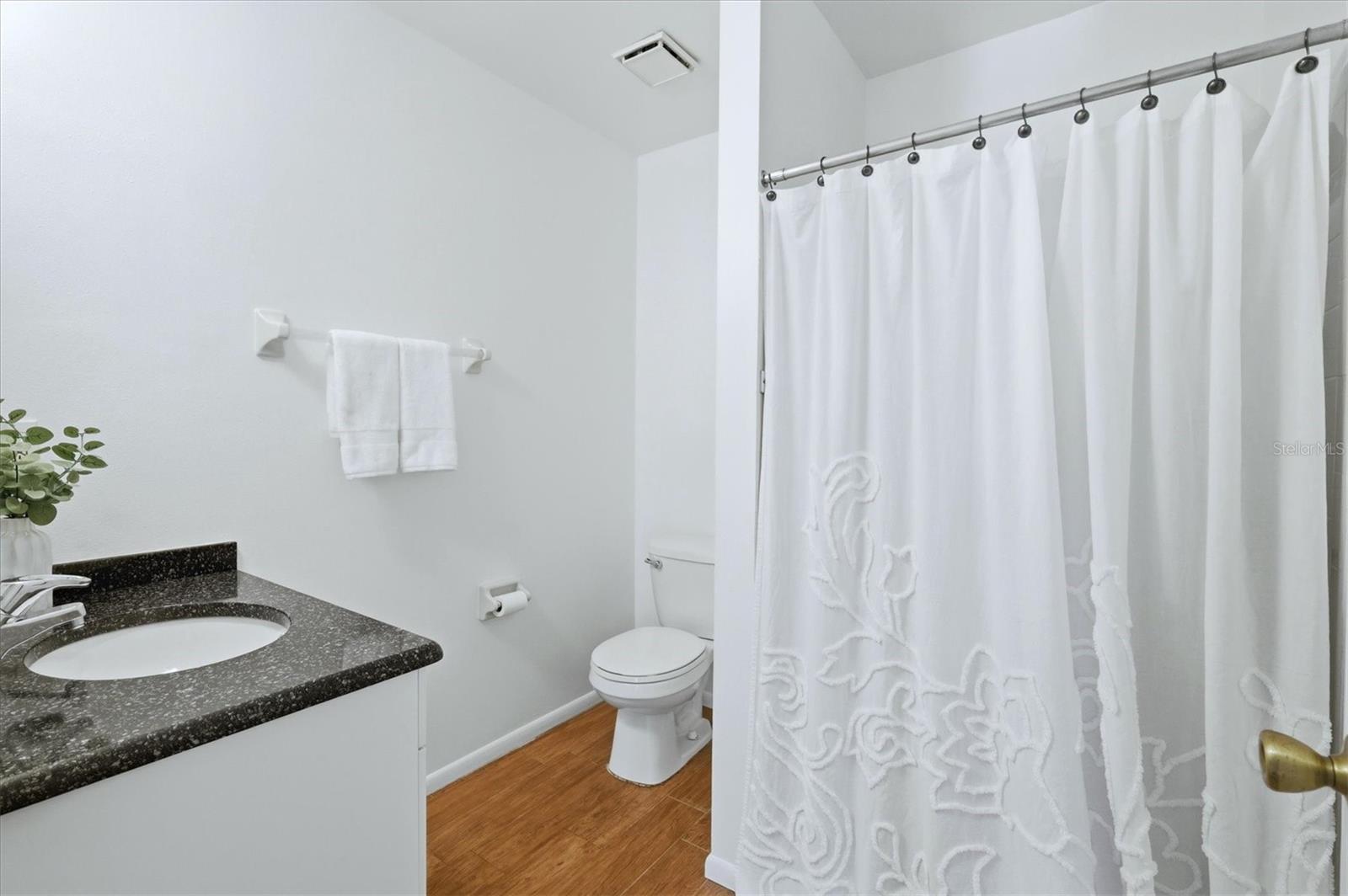 2721 60TH AVENUE DR W #B, BRADENTON, FL, 34207