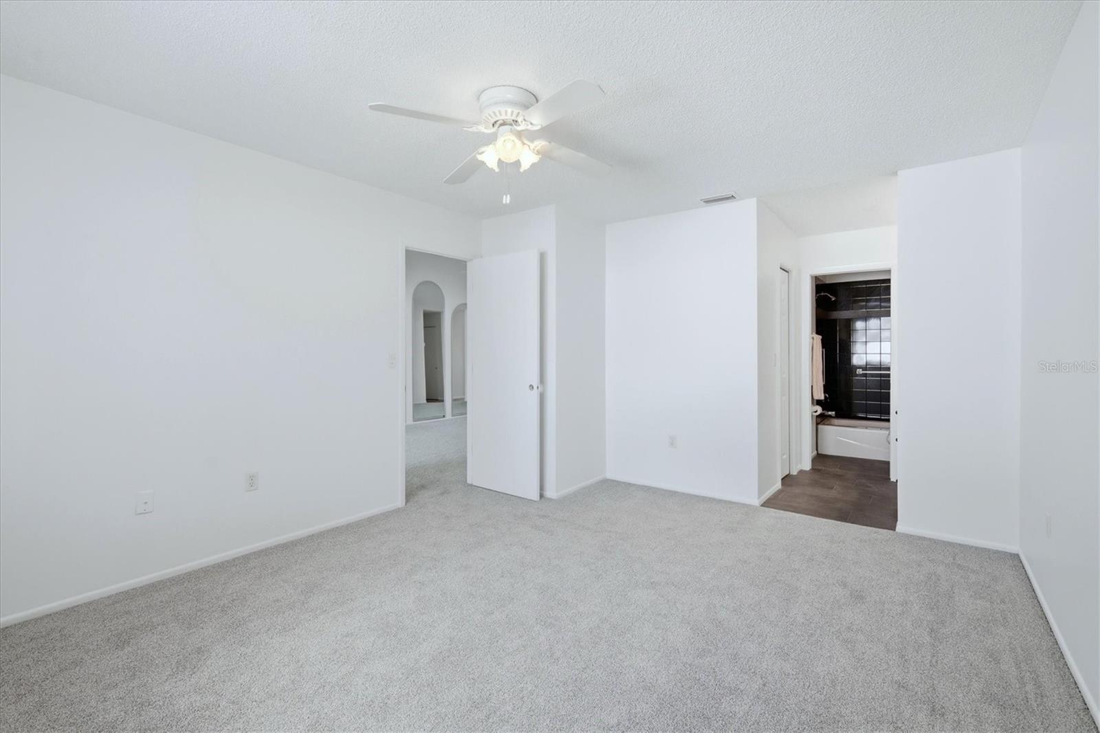 2721 60TH AVENUE DR W #B, BRADENTON, FL, 34207