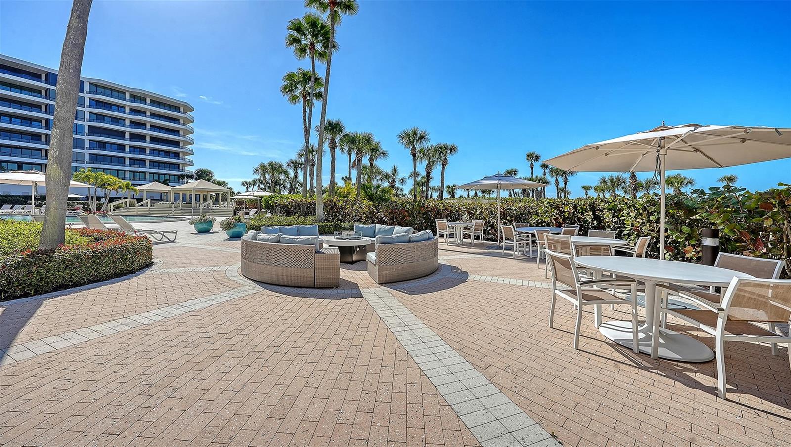 535 SANCTUARY DR #A401, LONGBOAT KEY, FL, 34228