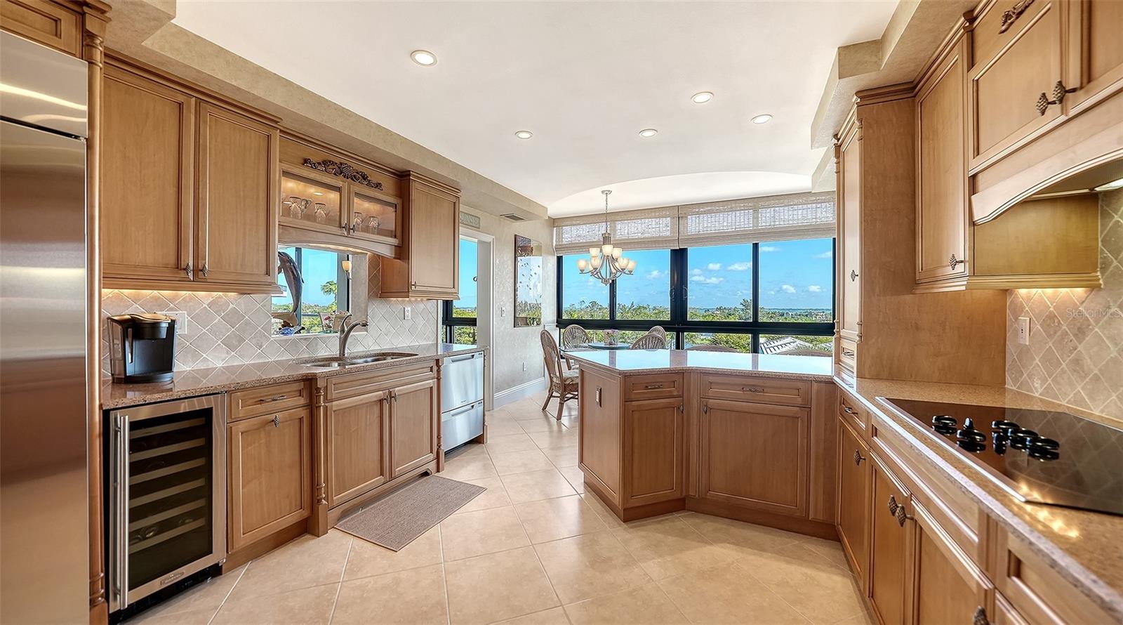 535 SANCTUARY DR #A401, LONGBOAT KEY, FL, 34228