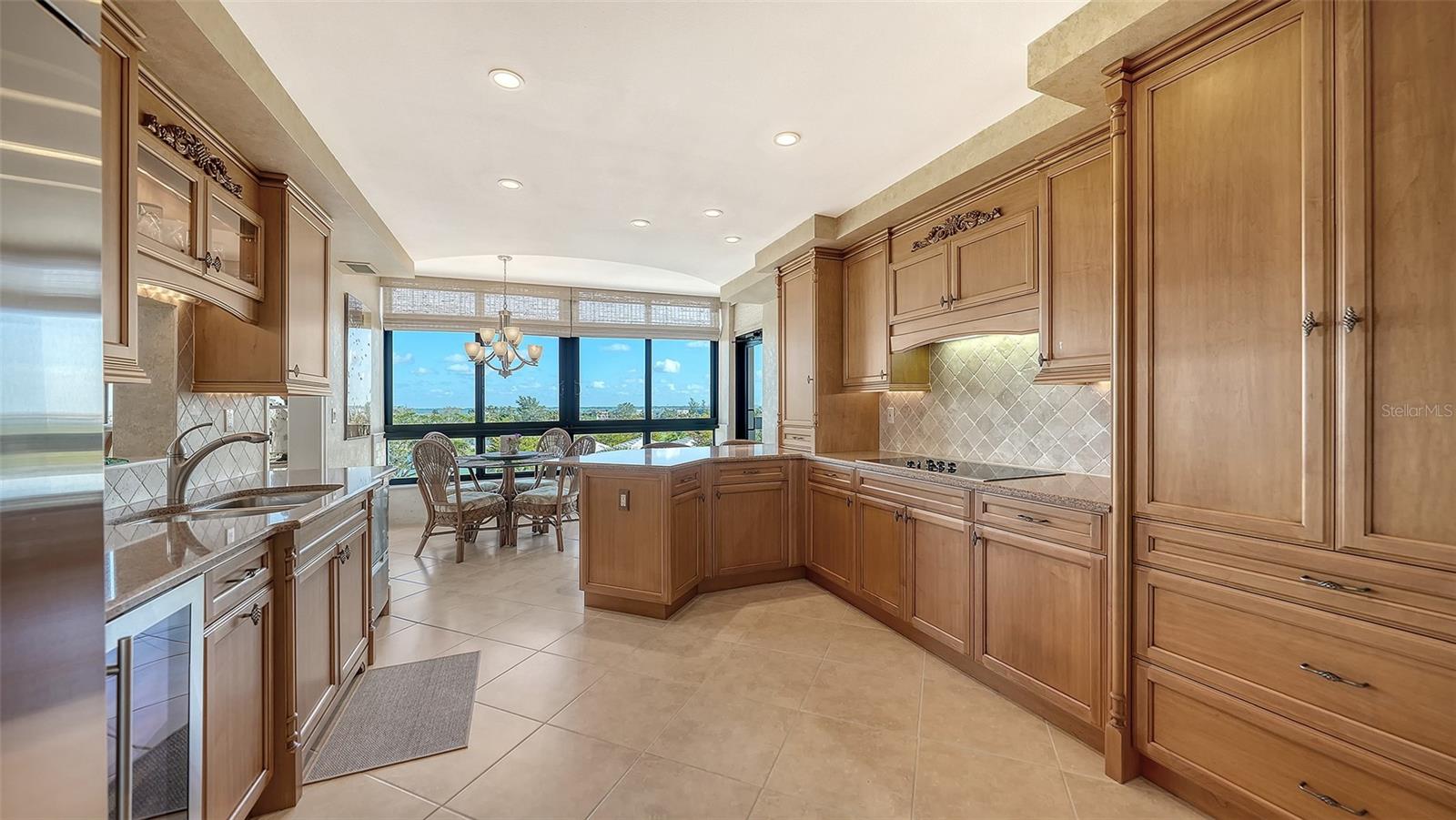 535 SANCTUARY DR #A401, LONGBOAT KEY, FL, 34228