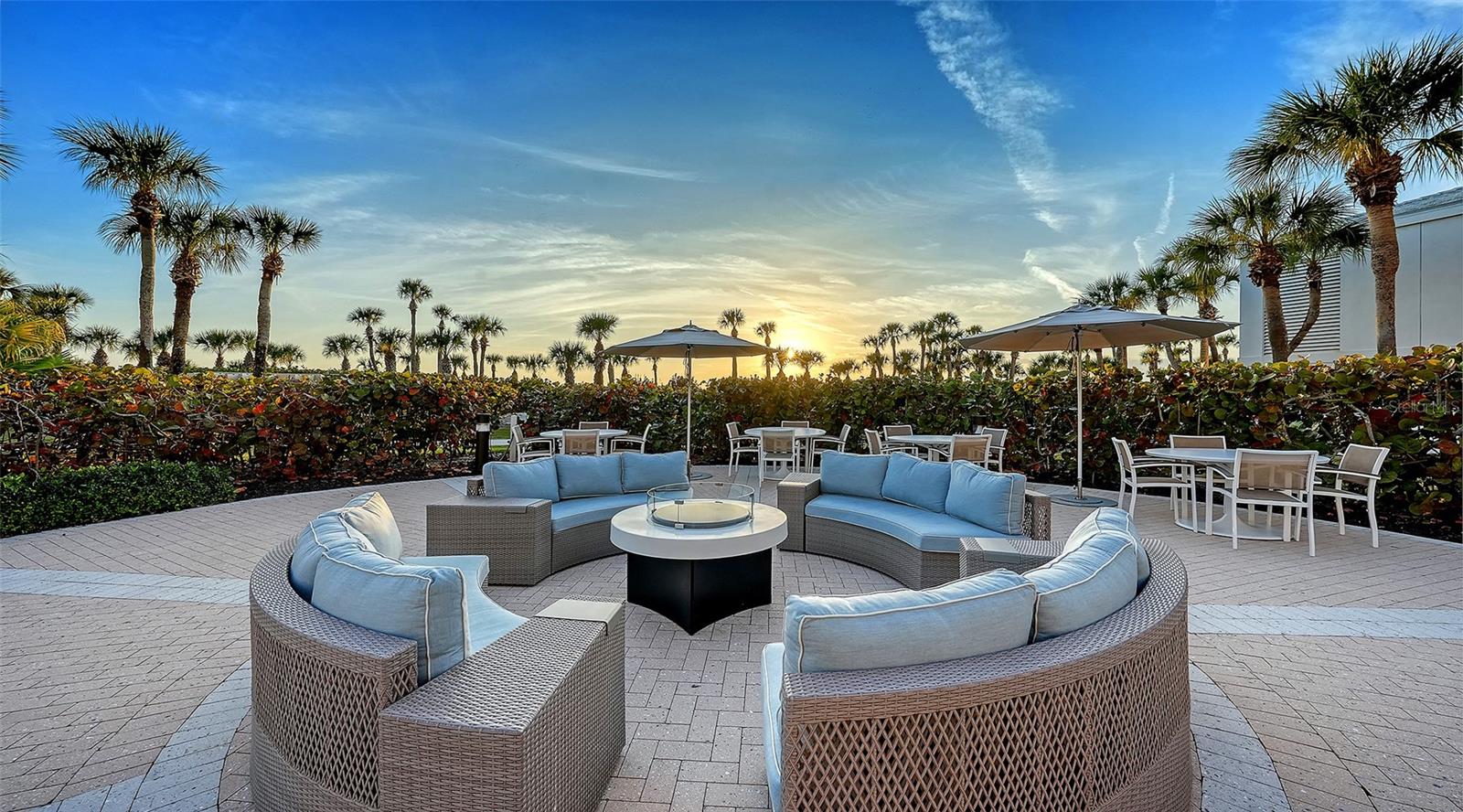 535 SANCTUARY DR #A401, LONGBOAT KEY, FL, 34228