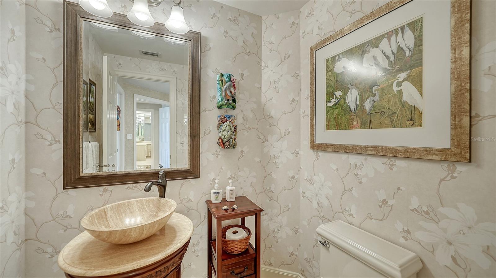 535 SANCTUARY DR #A401, LONGBOAT KEY, FL, 34228