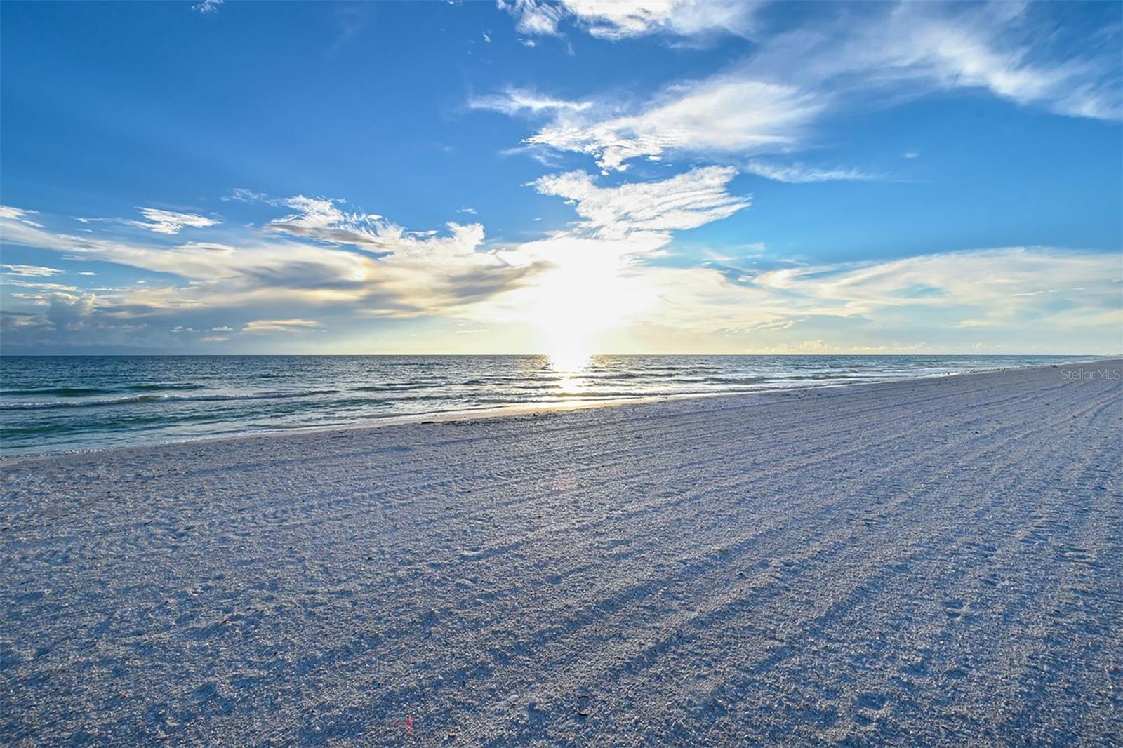 535 SANCTUARY DR #A401, LONGBOAT KEY, FL, 34228
