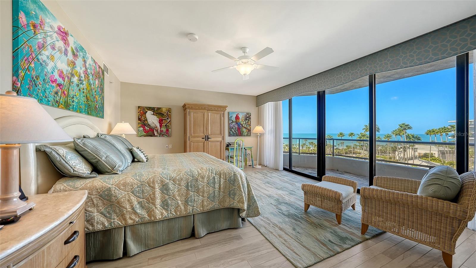 535 SANCTUARY DR #A401, LONGBOAT KEY, FL, 34228