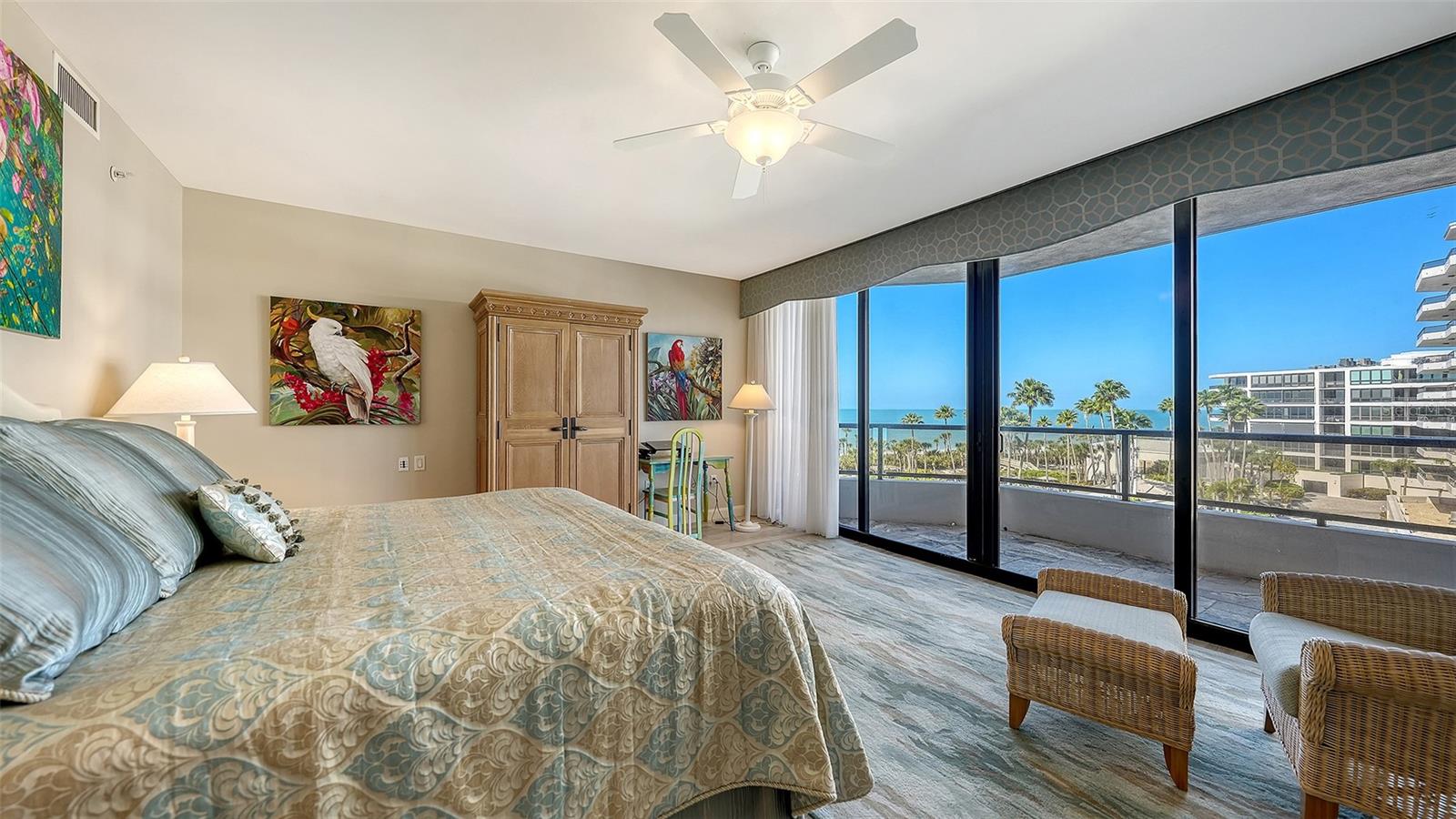535 SANCTUARY DR #A401, LONGBOAT KEY, FL, 34228