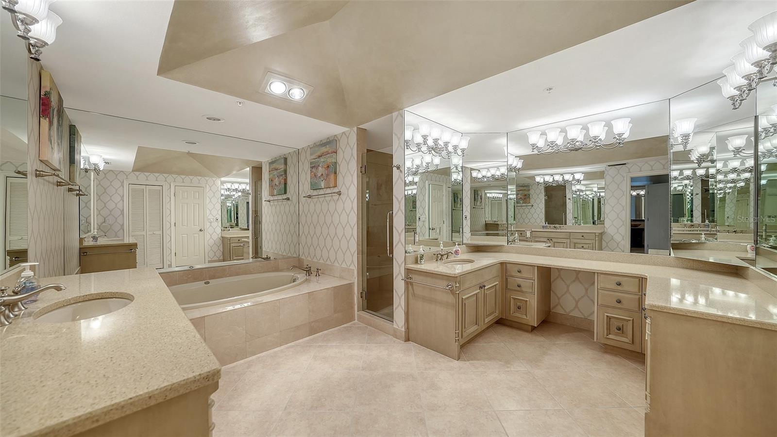 535 SANCTUARY DR #A401, LONGBOAT KEY, FL, 34228