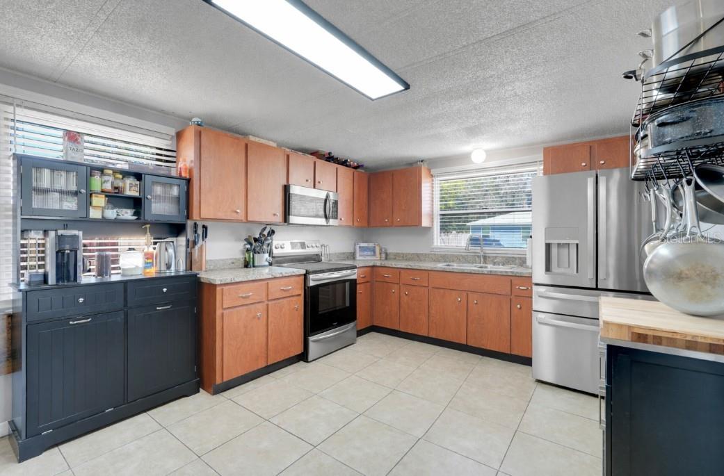 1009 E HAZZARD AVE, EUSTIS, FL, 32726