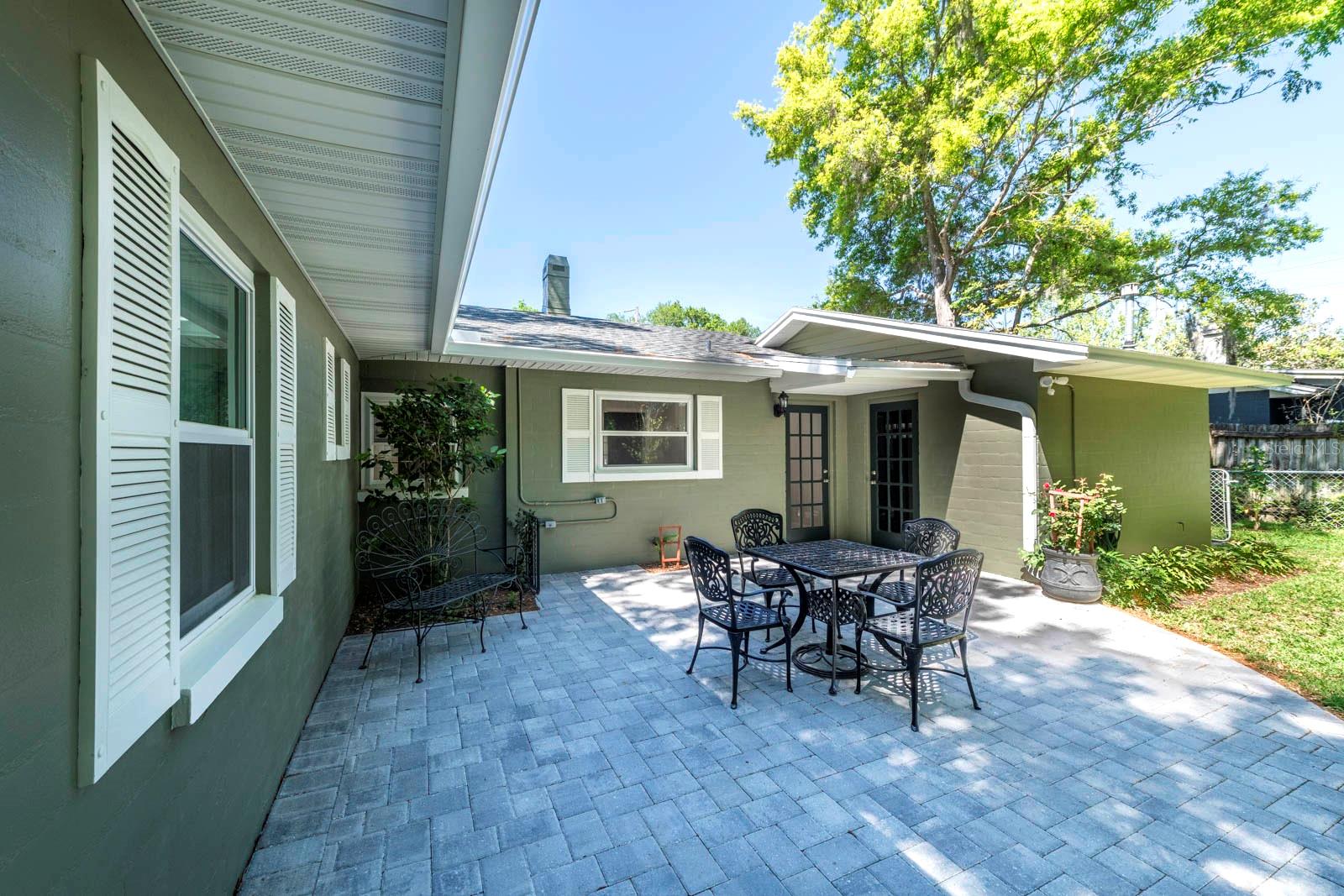 1210 N DONNELLY ST, MOUNT DORA, FL, 32757
