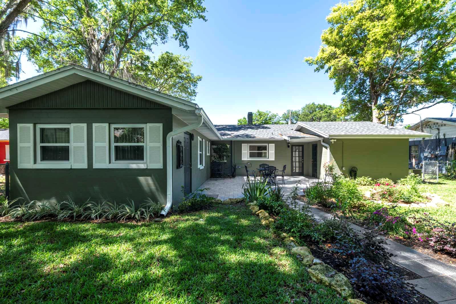 1210 N DONNELLY ST, MOUNT DORA, FL, 32757