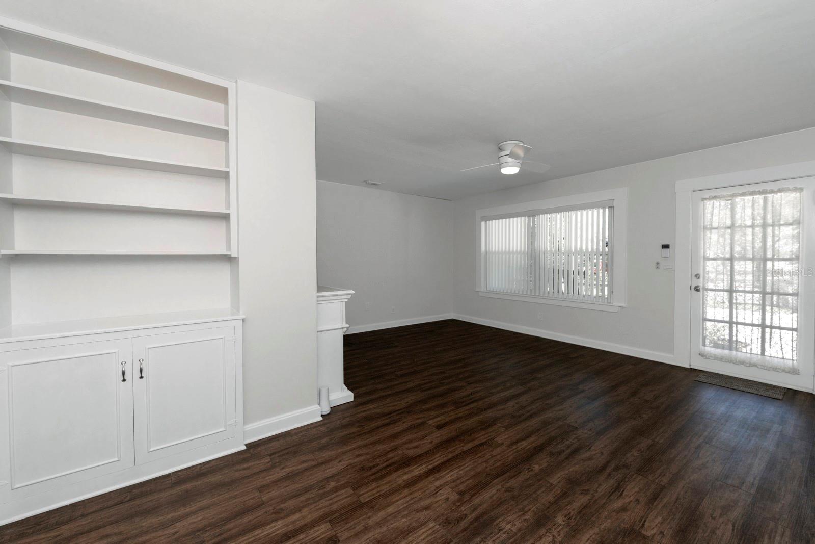 1210 N DONNELLY ST, MOUNT DORA, FL, 32757