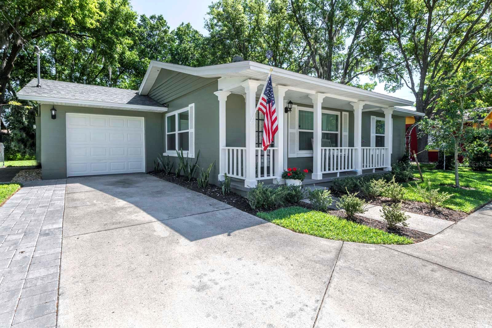 1210 N DONNELLY ST, MOUNT DORA, FL, 32757