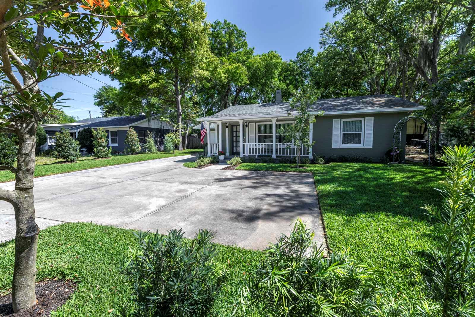 1210 N DONNELLY ST, MOUNT DORA, FL, 32757